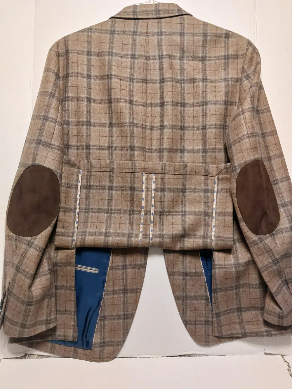 Daniel Cremieux Tan Plaid Sport Coat with Brown Elbow Patches